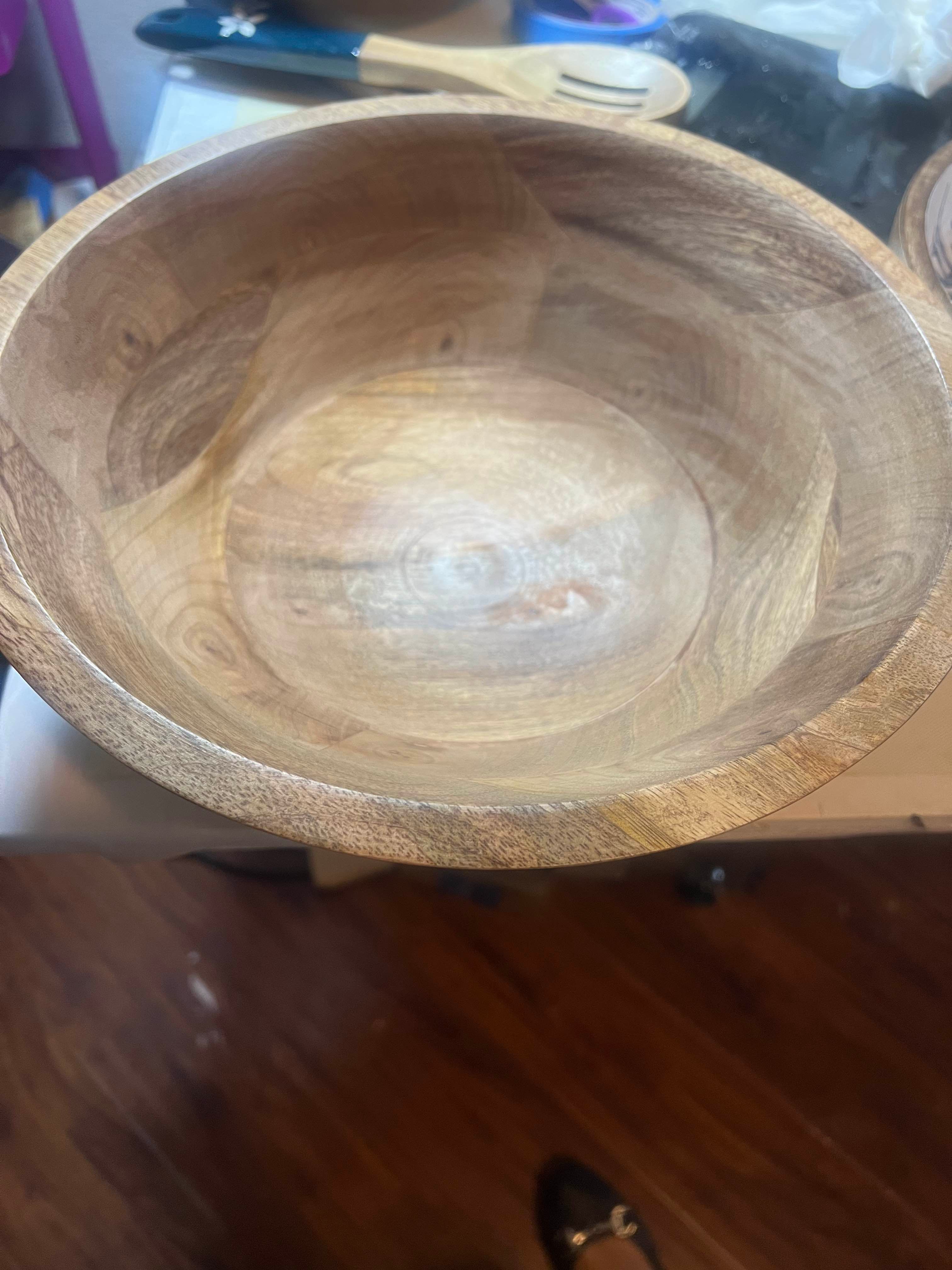 Material - mango wood bowl