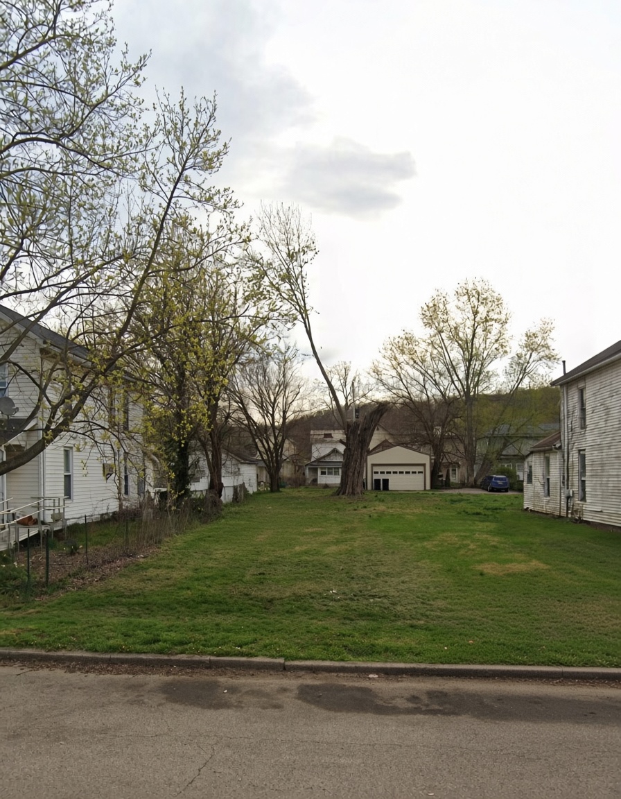 1136 Putnam Ave lot