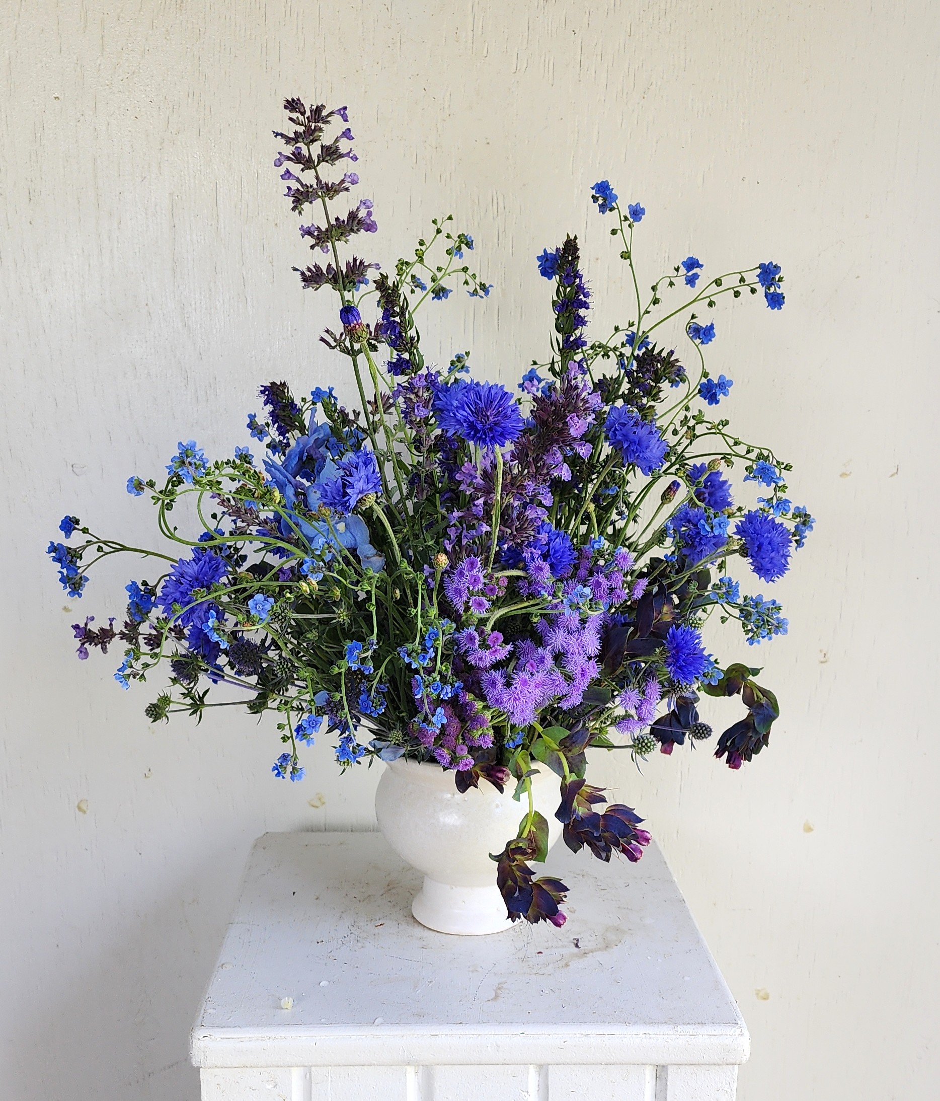 Garden-grown arrangement 8