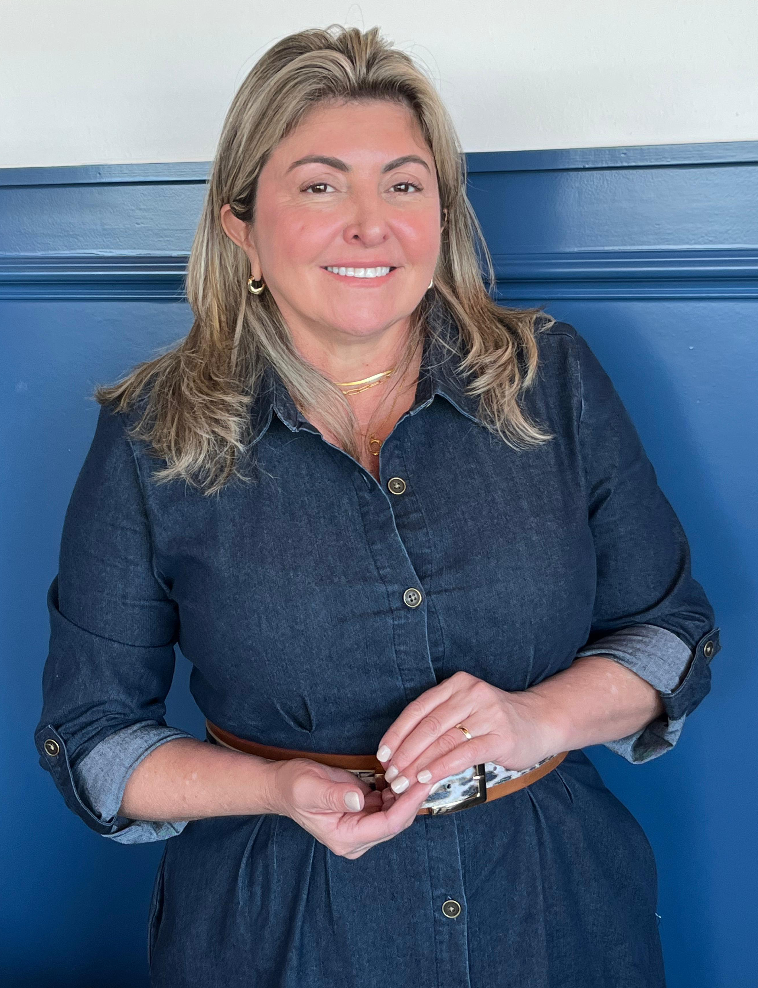 Why Should Latino Families Work With a Multilingual Realtor?