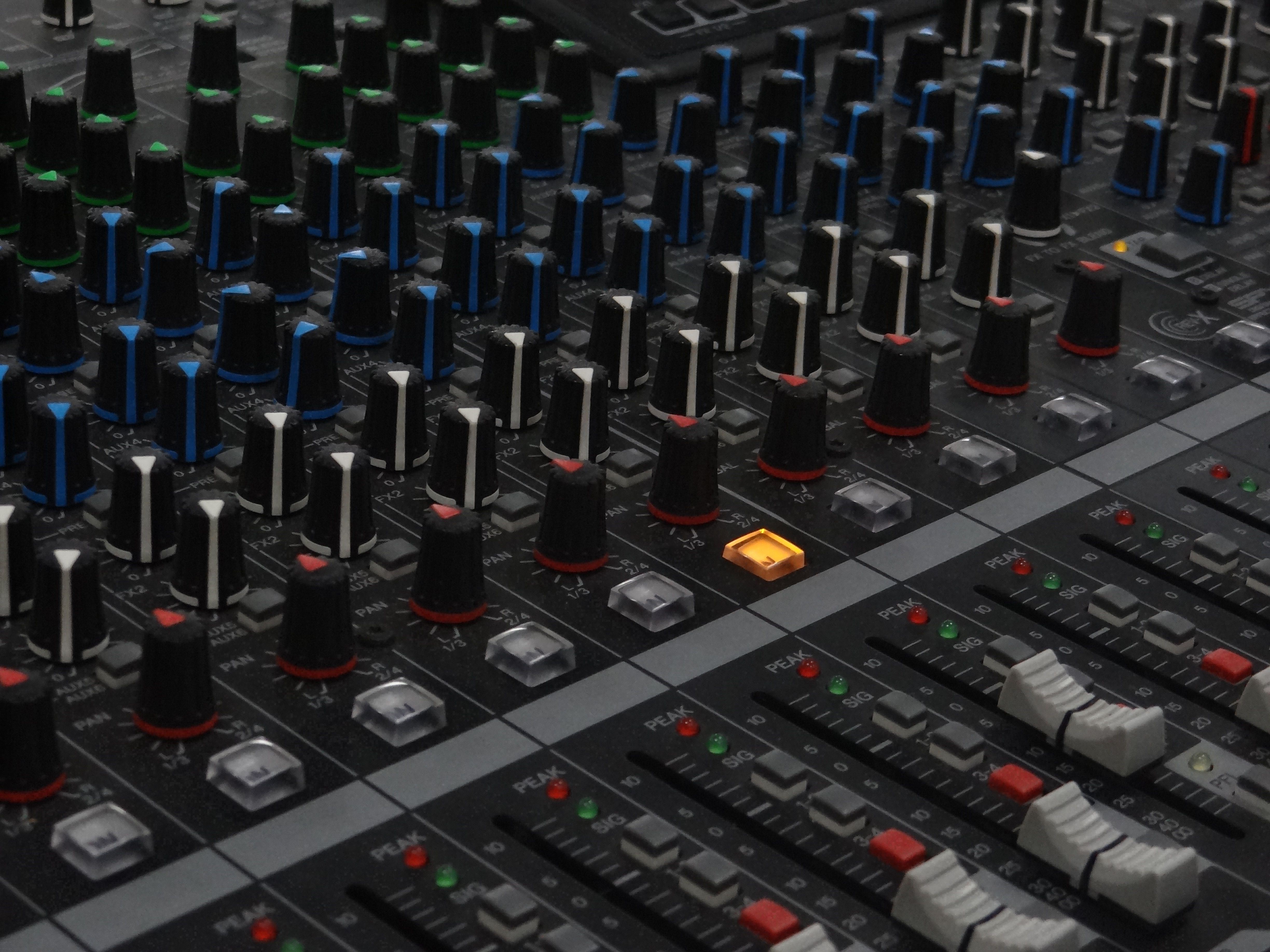 Professional audio mixing console
