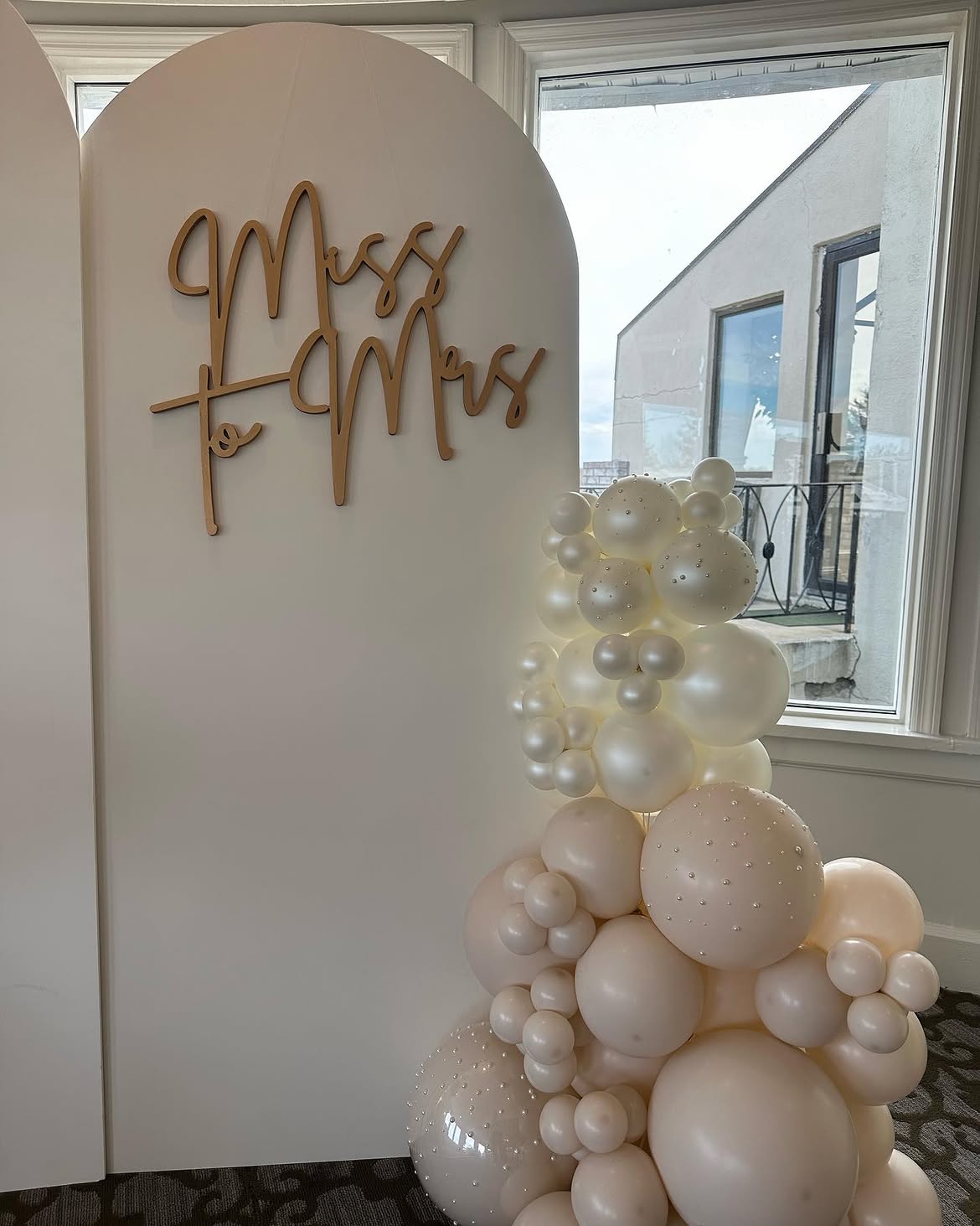 Prosecco & Pearls at a VIP Creations event
