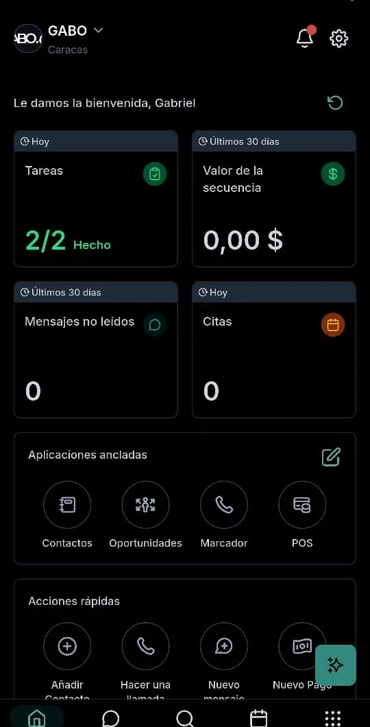 La app del sistema en el teléfono, en modo oscuro