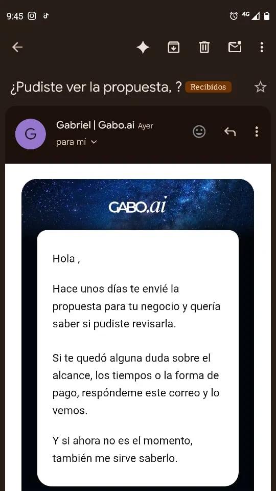 Correo de seguimiento de la propuesta en el teléfono