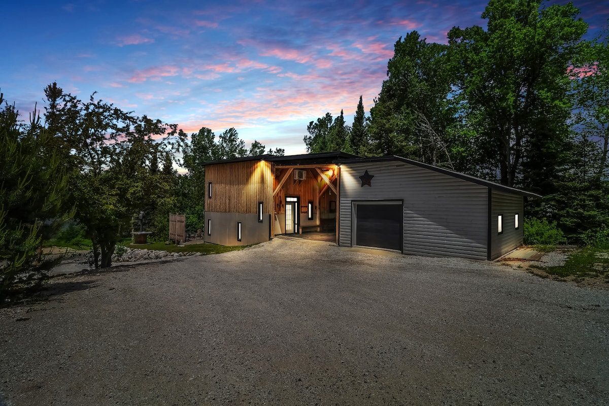 Le chalet à la brunante, Bayview Retreat