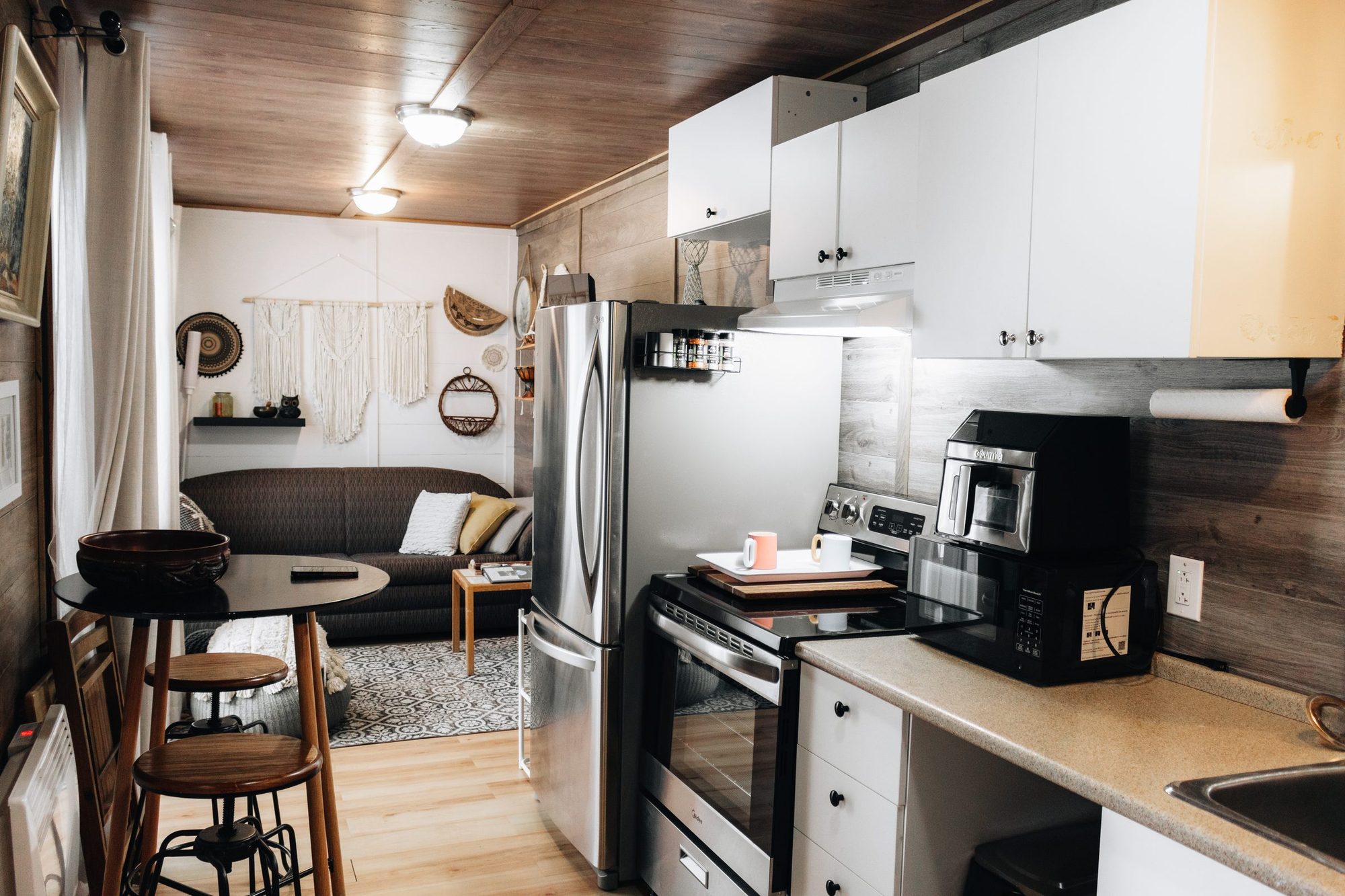 Kitchen and living space, Villa D