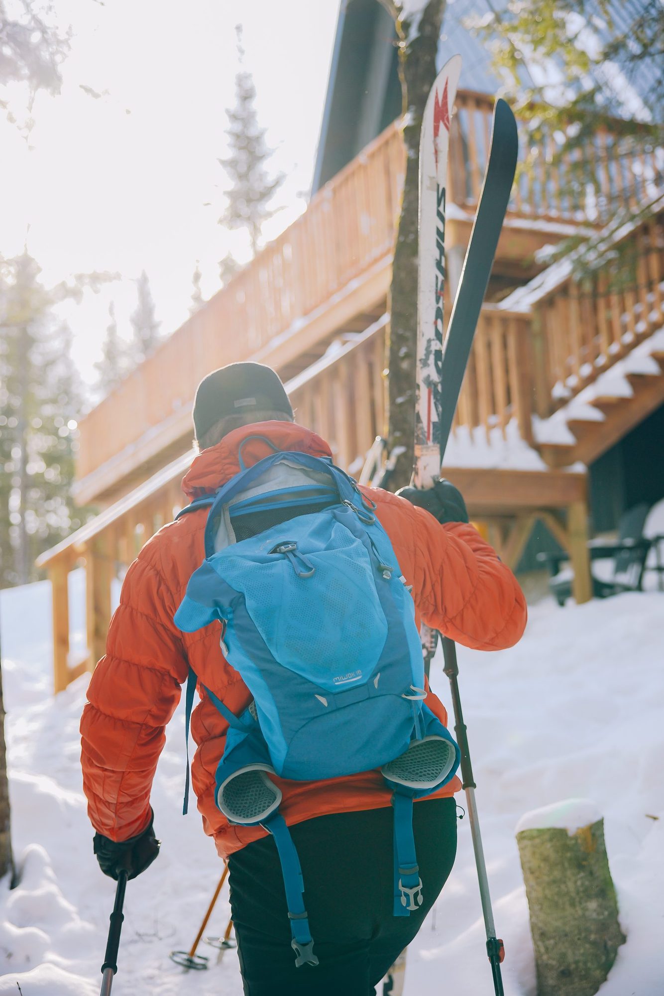 Skieur qui part de The Lookout