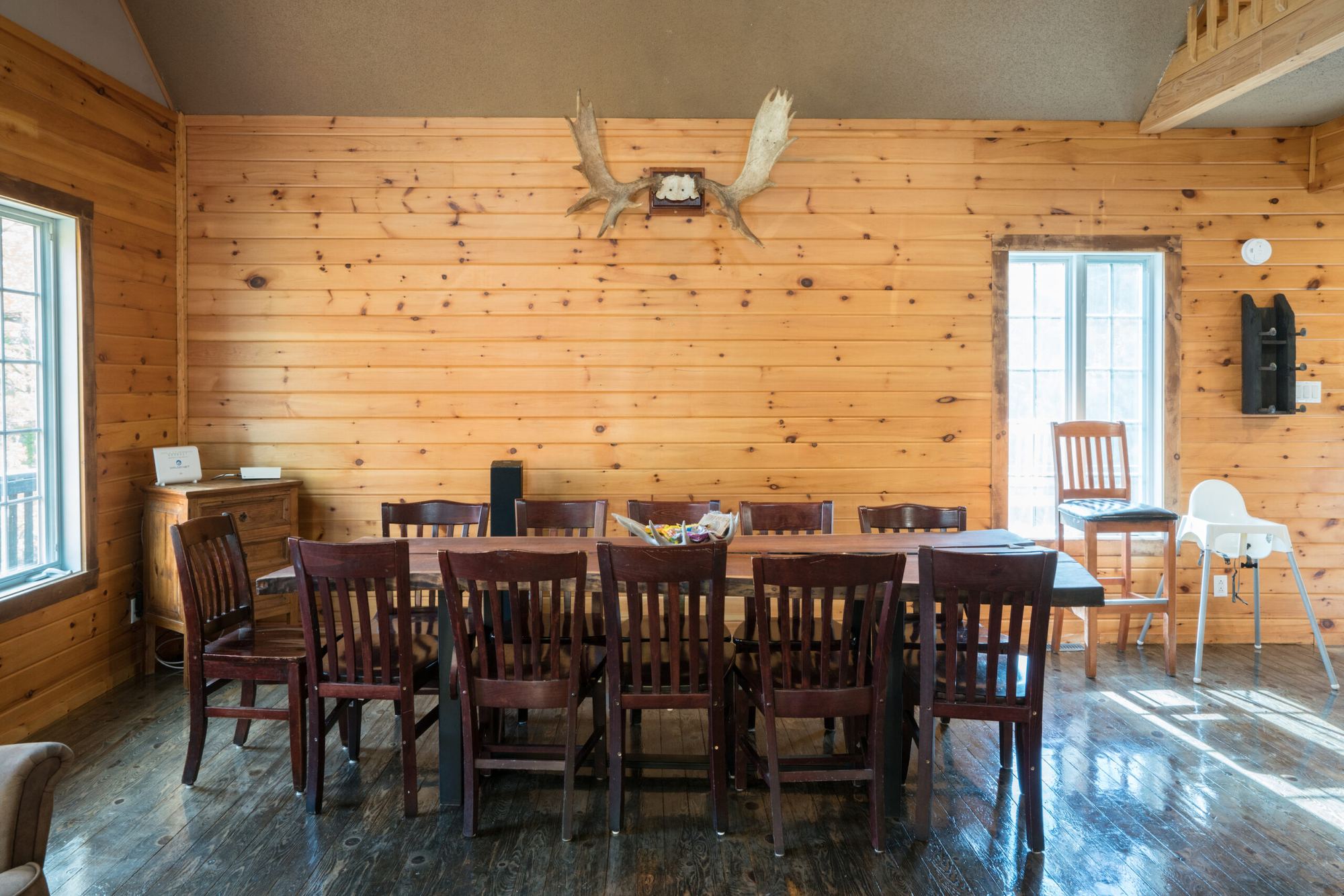 Longue table à manger, Happy Mountain Chalet