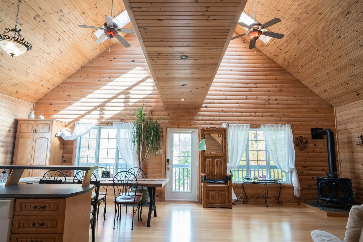 Salon, Happy Mountain Hideaway
