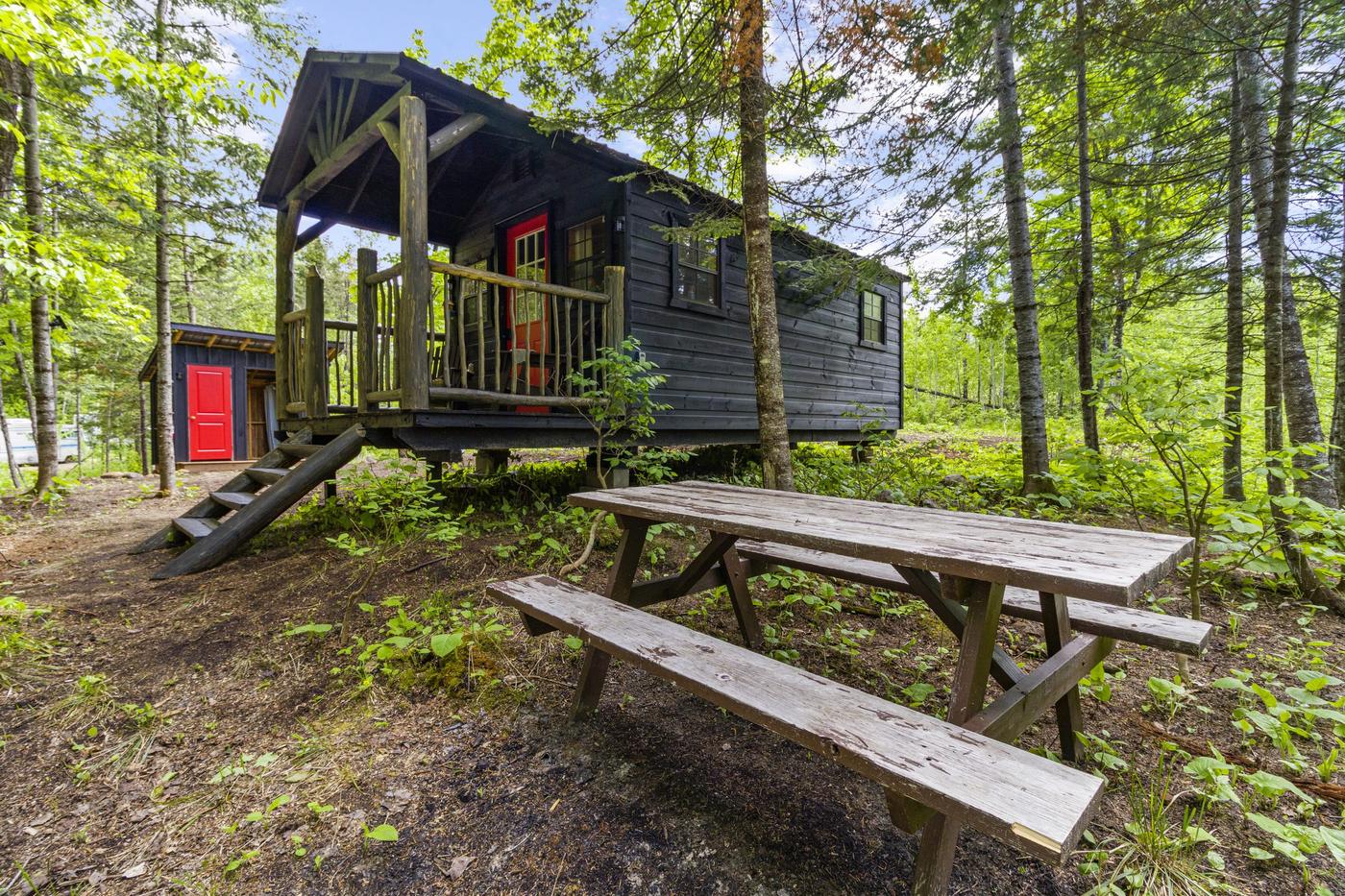 Chalet et table à pique-nique, Maple Ridge