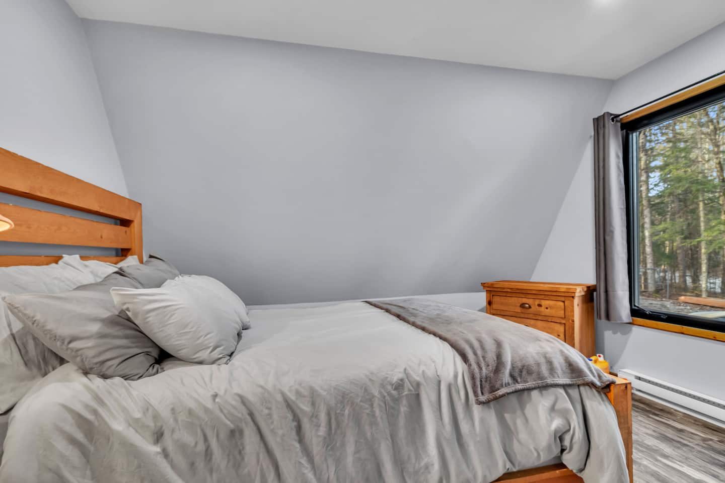 Chambre du rez-de-chaussée avec lit queen, The Lookout