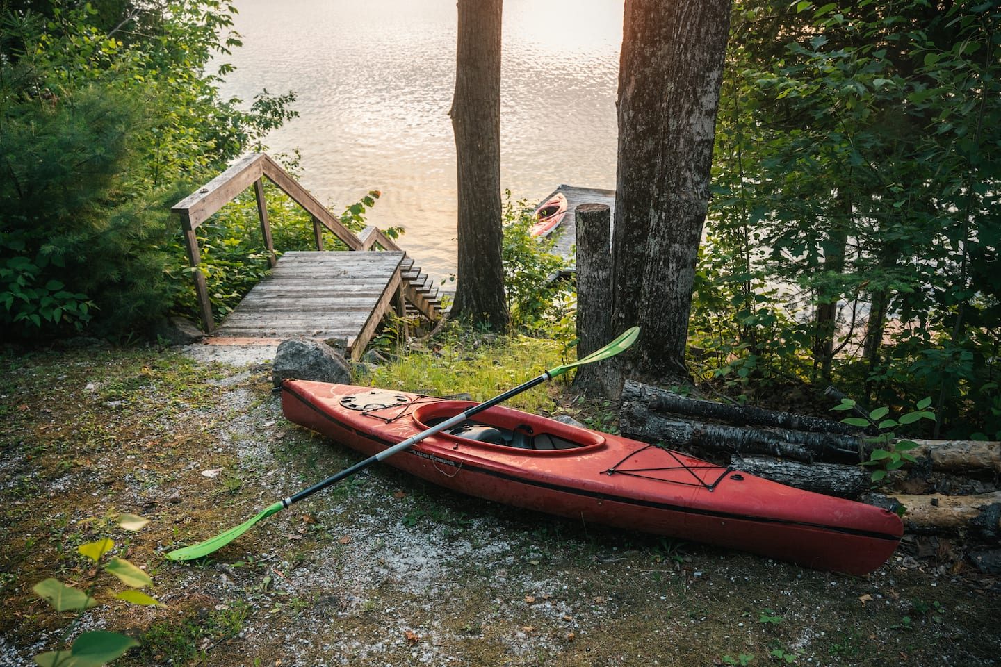Kayak près du quai sur le lac Blue Sea, Luxury Lakeside Lookout