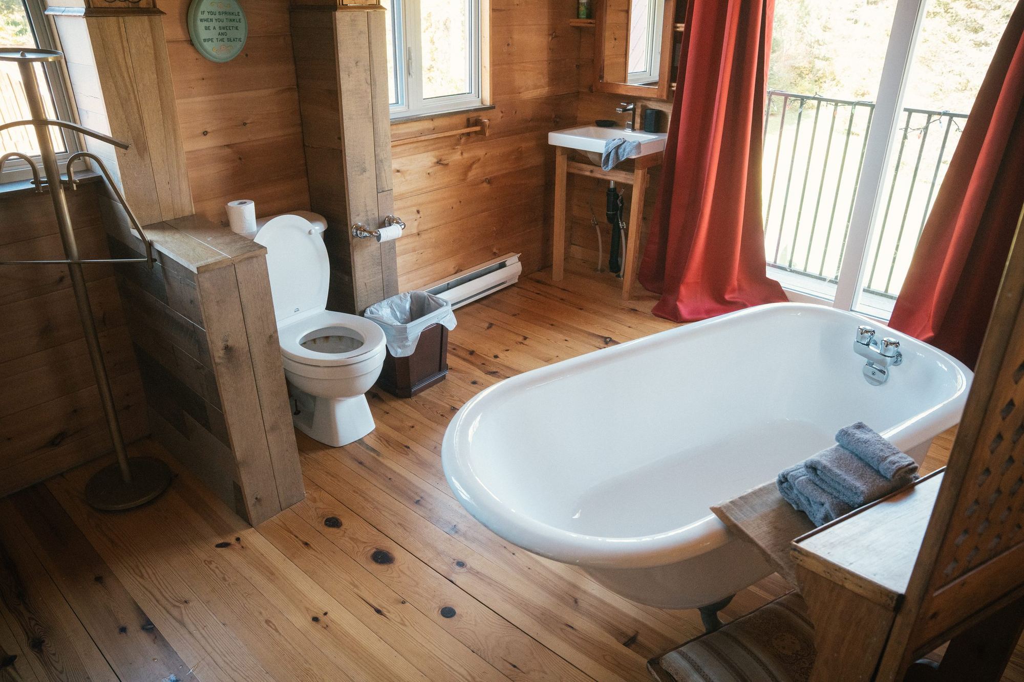 Salle de bain avec bain sur pattes, The Boar's Nest
