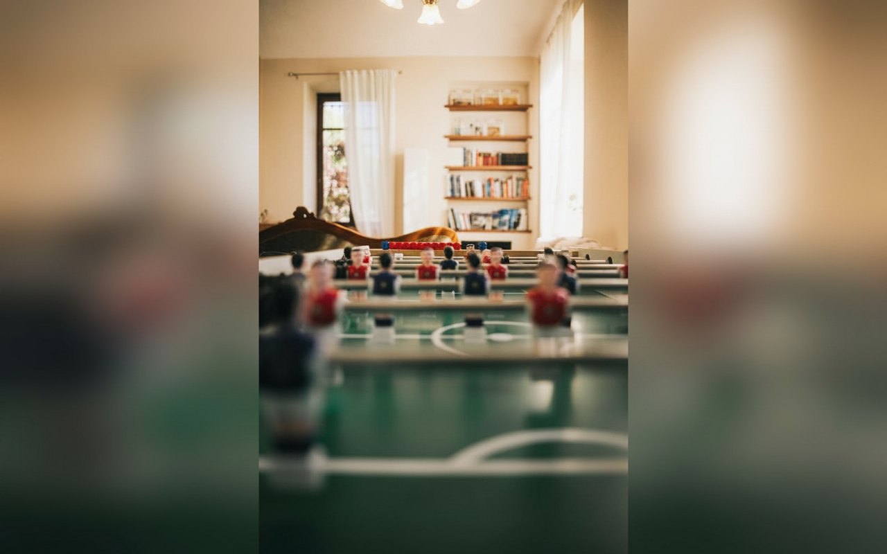 Il calcio balilla della sala giochi
