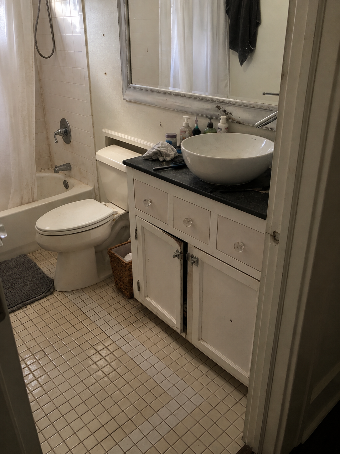 Bathroom before remodel South Austin