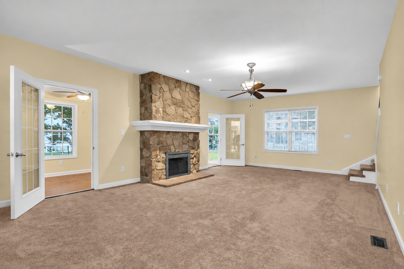 Living room at 402 26th Street