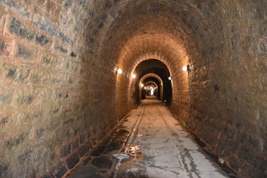 Moto Tunnel