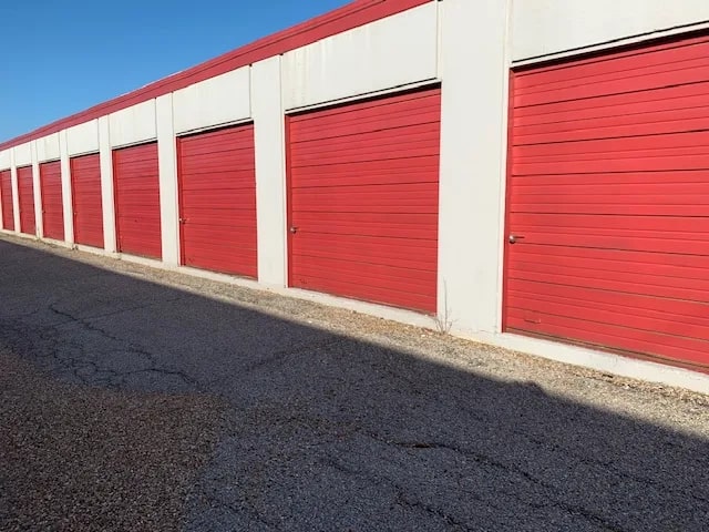 Self storage facility near me