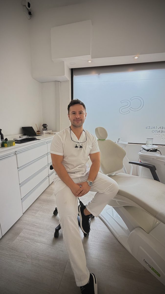 Consultorio de Camilo Salinas — equipamiento