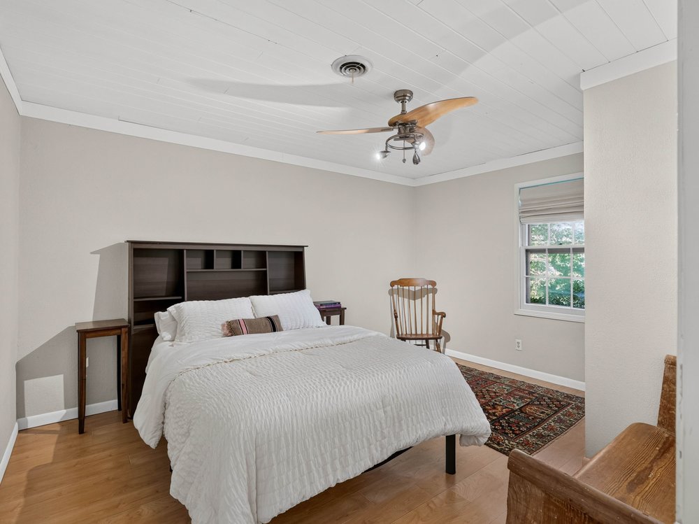 Suite Bedroom — 219 Oakwood Ct, Greenville SC