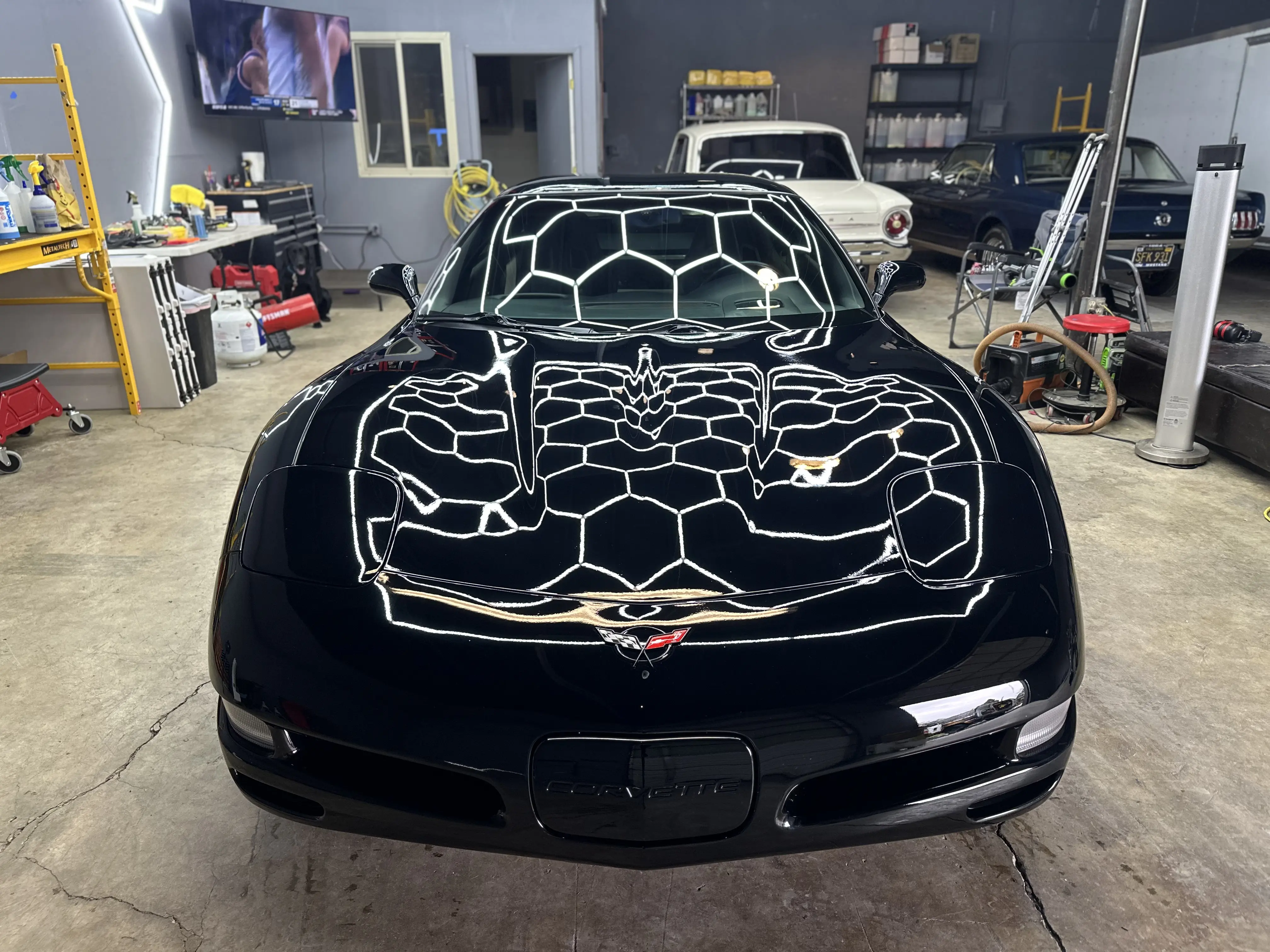 Glossy corvettte with ceramic coating.