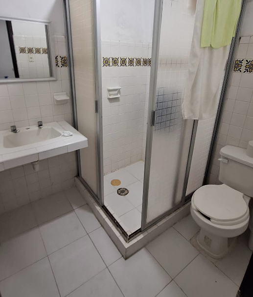 bathroom of hotel san clemente in valladolid, mexico