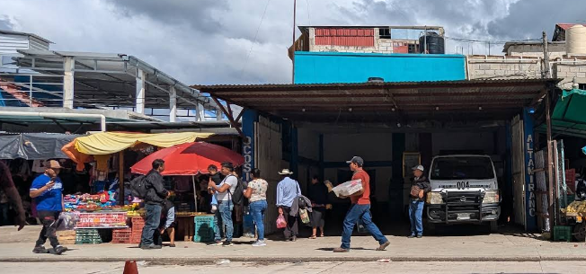 where the colectivos pickup people to go to the ruins from ocosingo where the colectivos pickup people to go to the ruins from ocosingo
