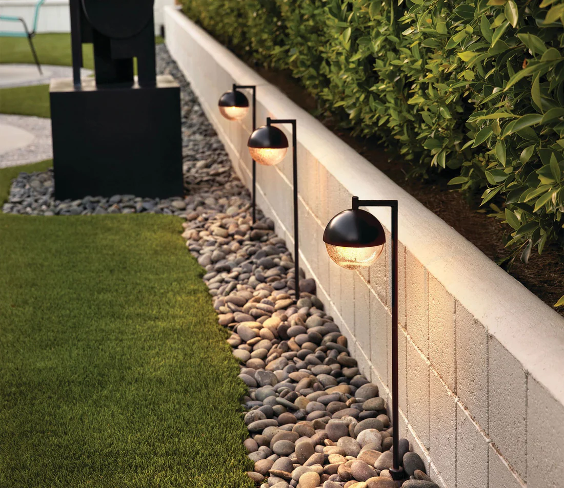 Outdoor light installation