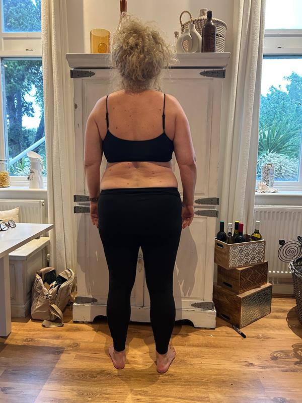 Zoe, before, back view