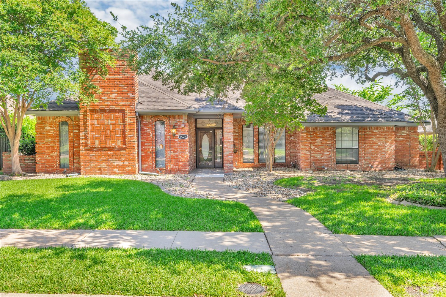 Front yard of Aylesbury