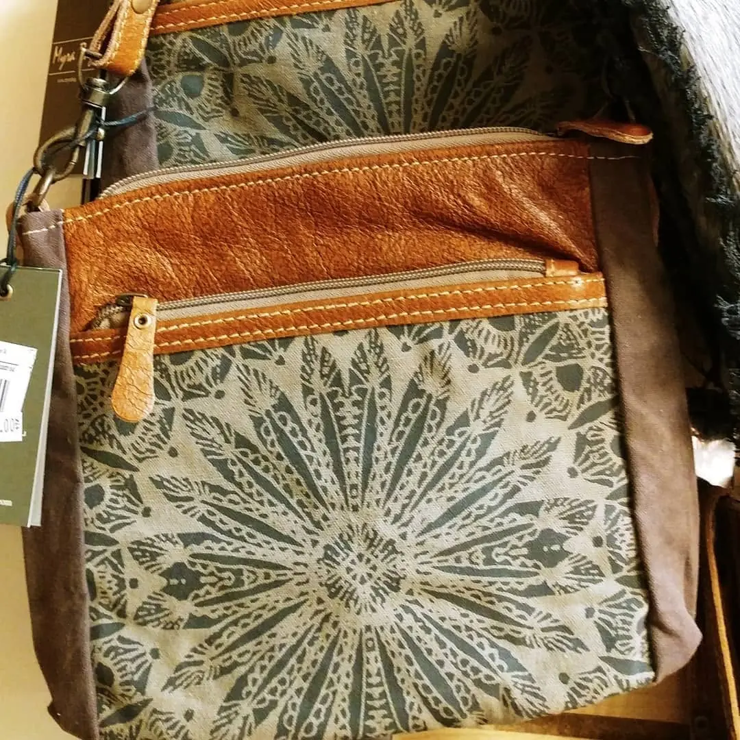 Retro & Vintage Finds at A Bit of Earth