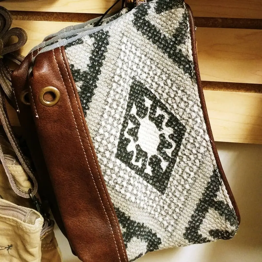 Retro & Vintage Finds at A Bit of Earth