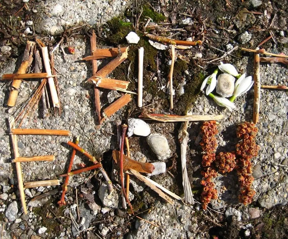 Natural materials spelling EARTH