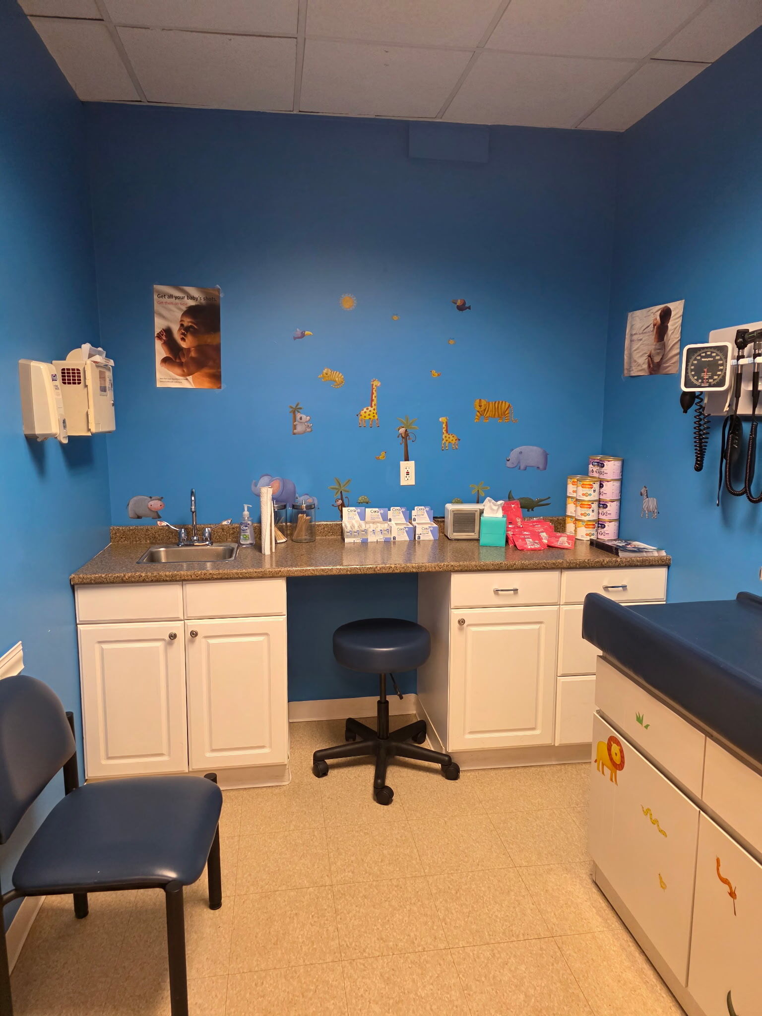 Blue exam room at Premier Pediatrics