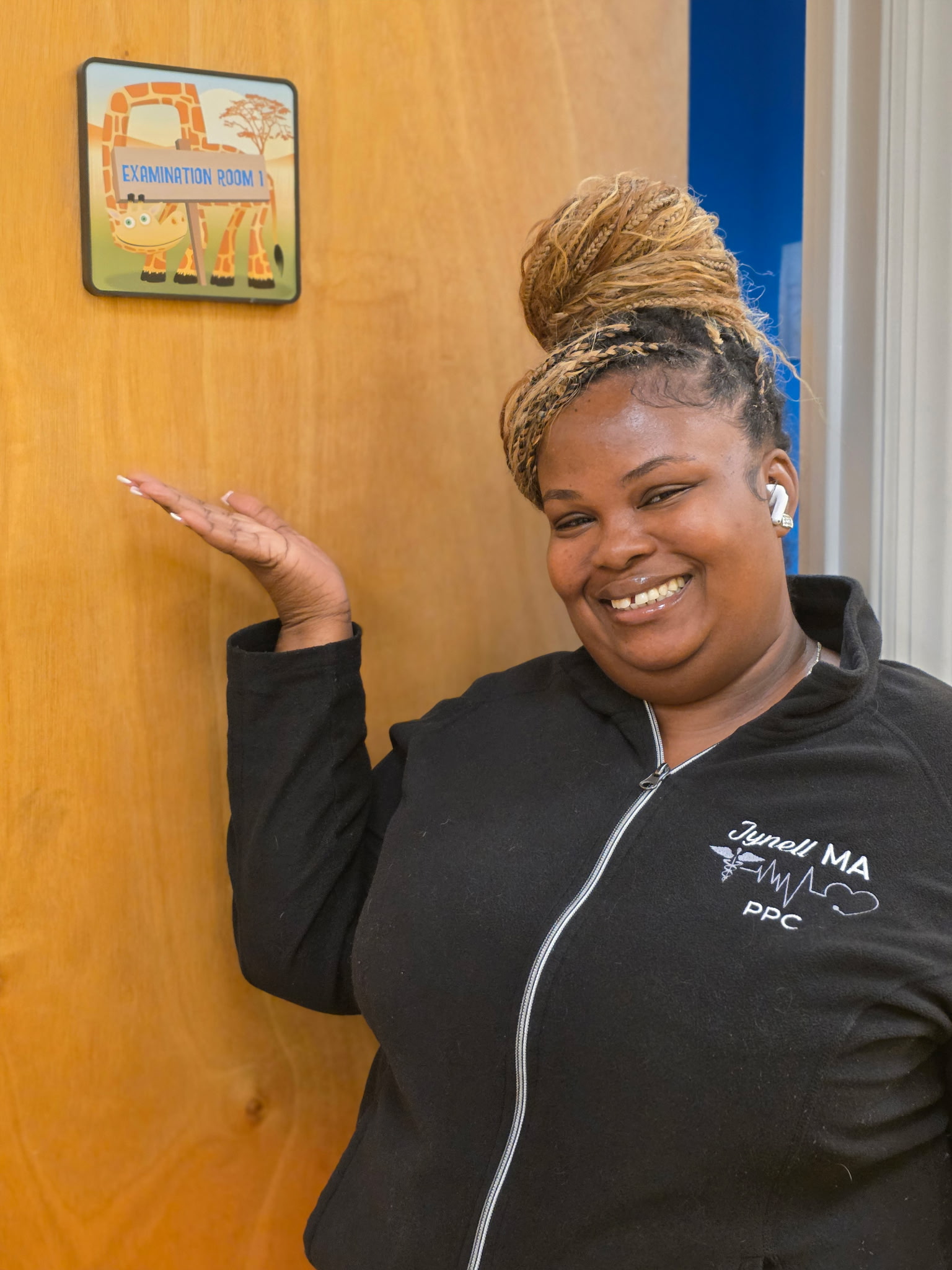 Jynell, Medical Assistant