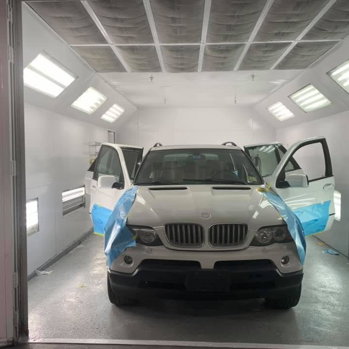Frame straightening at New Auto Body Shop Inc, Newark, NJ