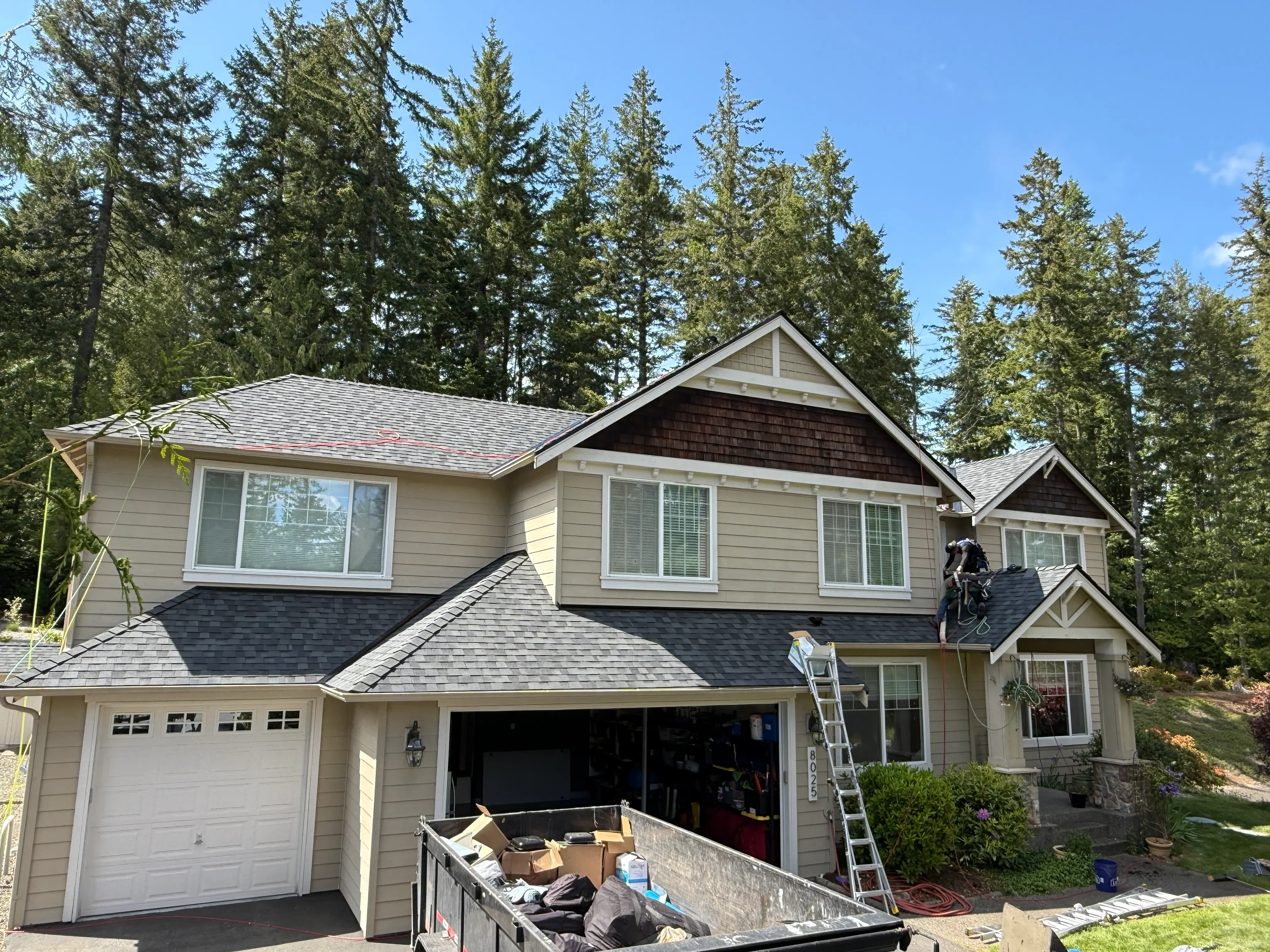 emergency roof repair Spanaway
