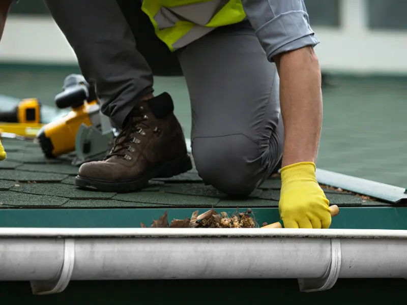 gutter cleaning Spanaway WA