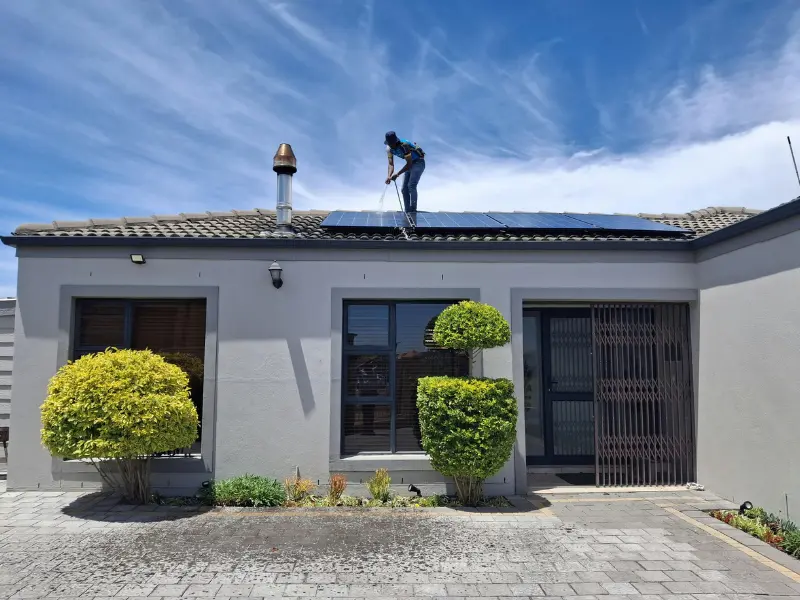 gutter cleaning Spanaway WA