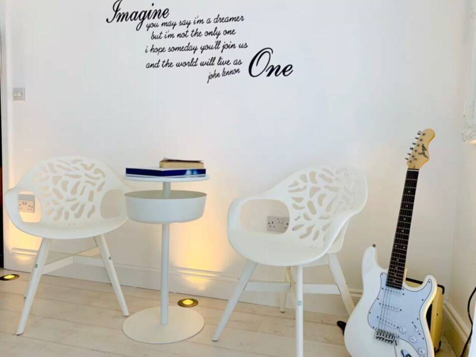 Imagine room sitting nook