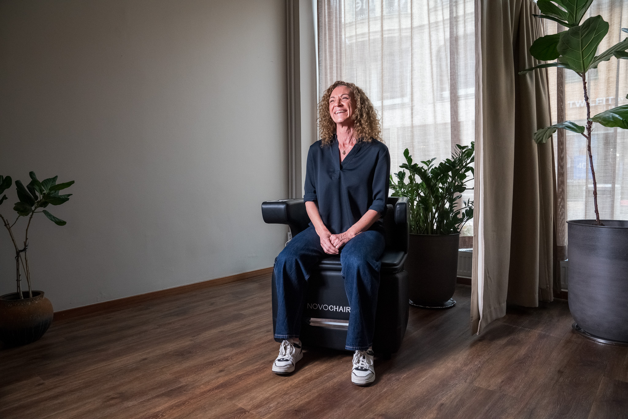 NovoChair-behandling hos Noir Glow Skin i Eskilstuna