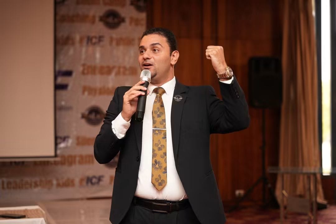 Ahmed Latif teaching a live Public Speaking session at Ahmed Latif Academy