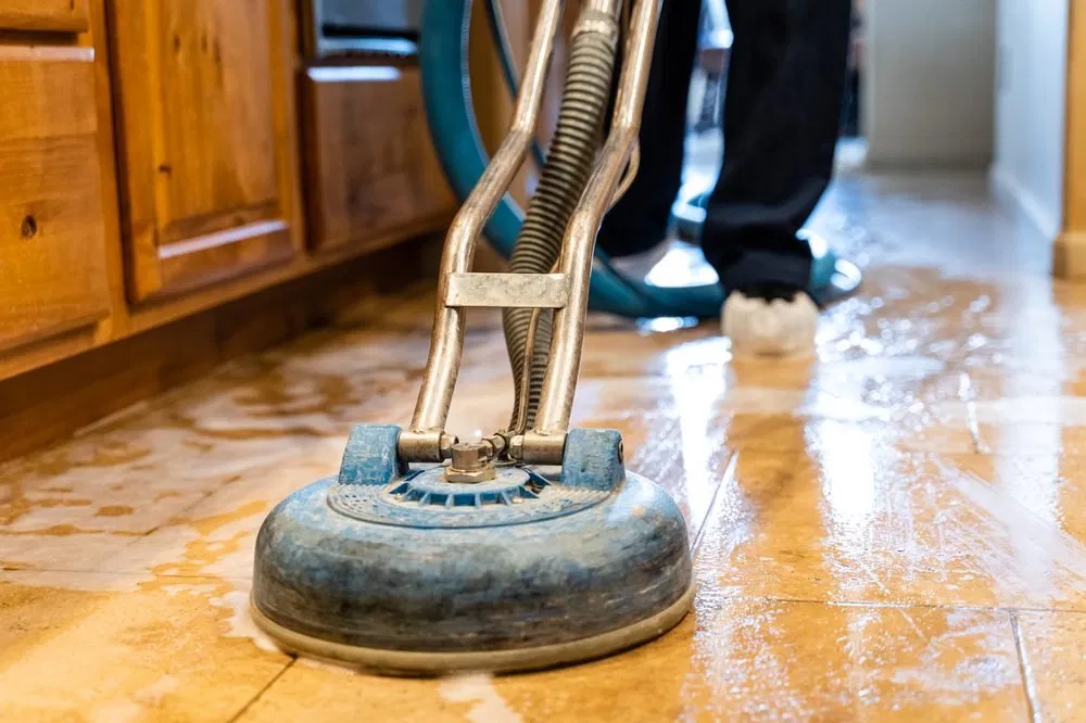 Truck-mounted tile and grout cleaning equipment
