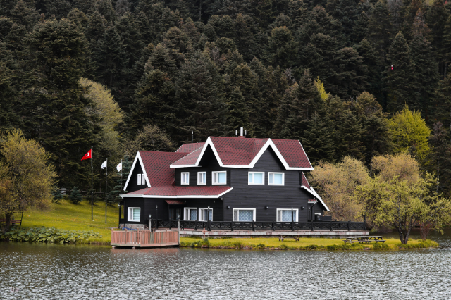 lake house, vacation rental