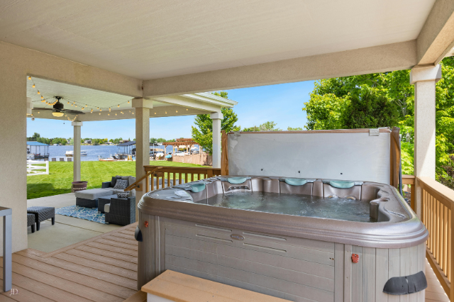 Hot tub at the vacation rental