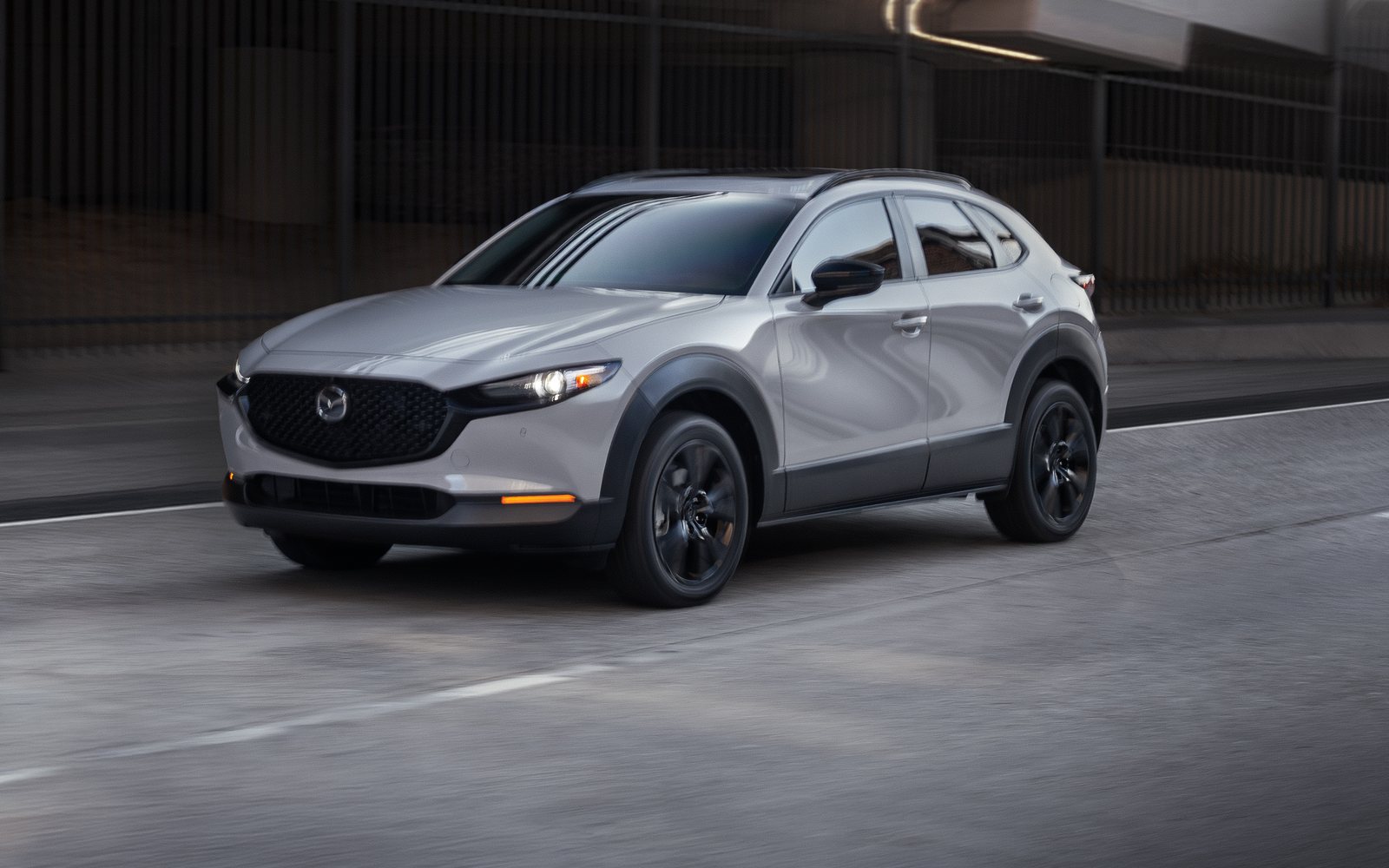 Mazda CX-30 — foto 1