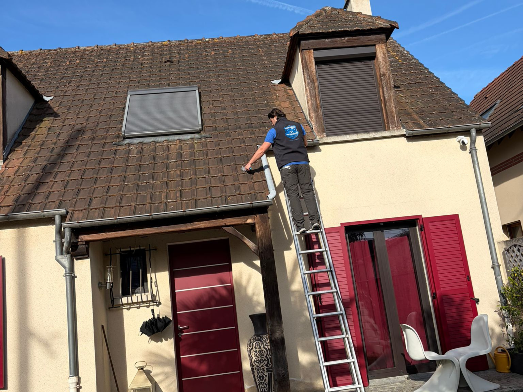 Fuite toiture Herblay-sur-Seine / Réparation toiture Herblay-sur-Seine / Couvreur Herblay-sur-Seine / Recherche fuite toiture / Entreprise de couverture Herblay-sur-Seine / Étanchéité toiture / Artisan couvreur Herblay-sur-Seine / Infiltration toiture
