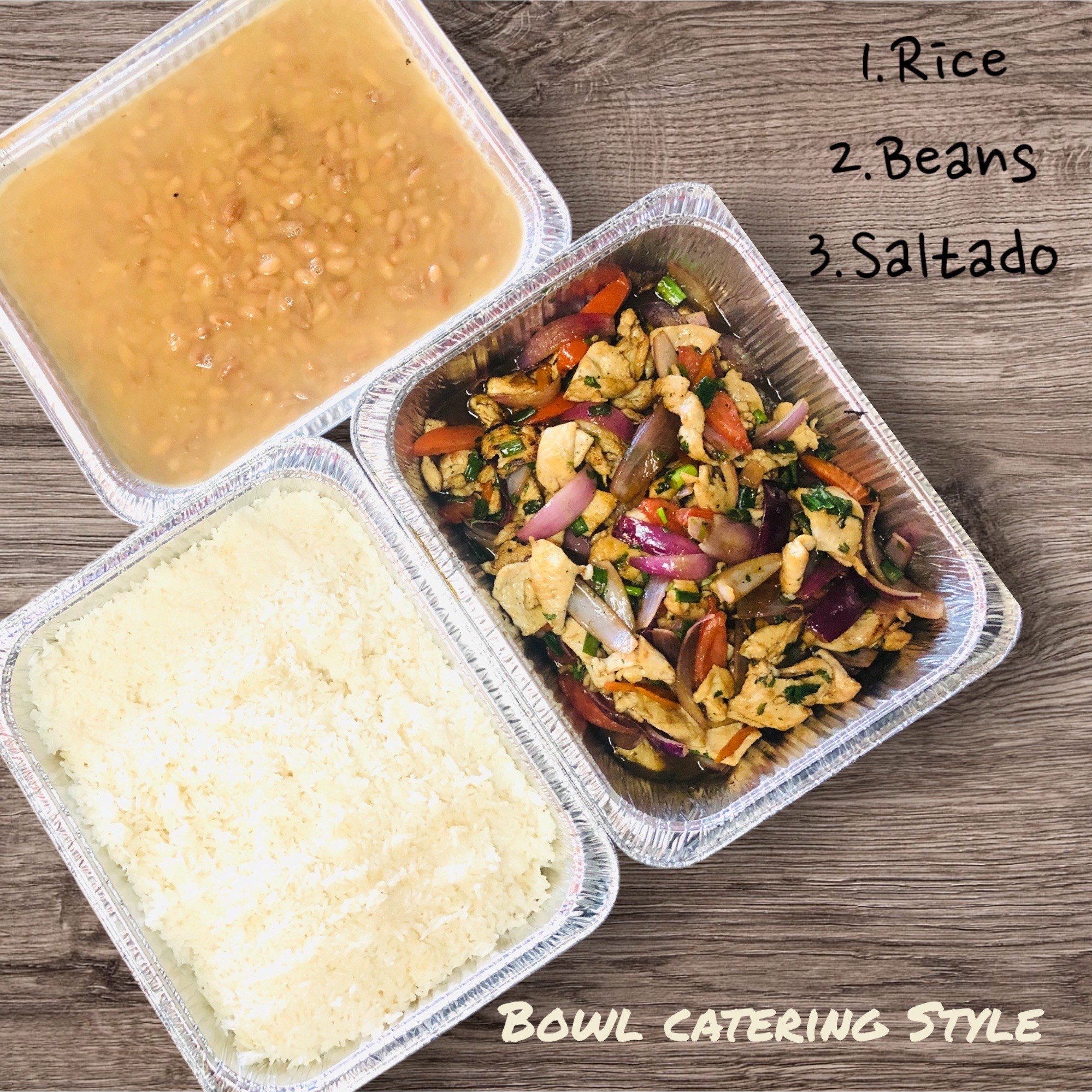 Bowl catering style: rice, beans and saltado trays