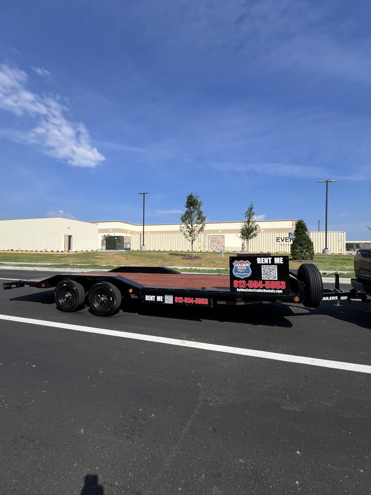 Car hauler trailer rental with drive-over fenders in Brunswick, GA