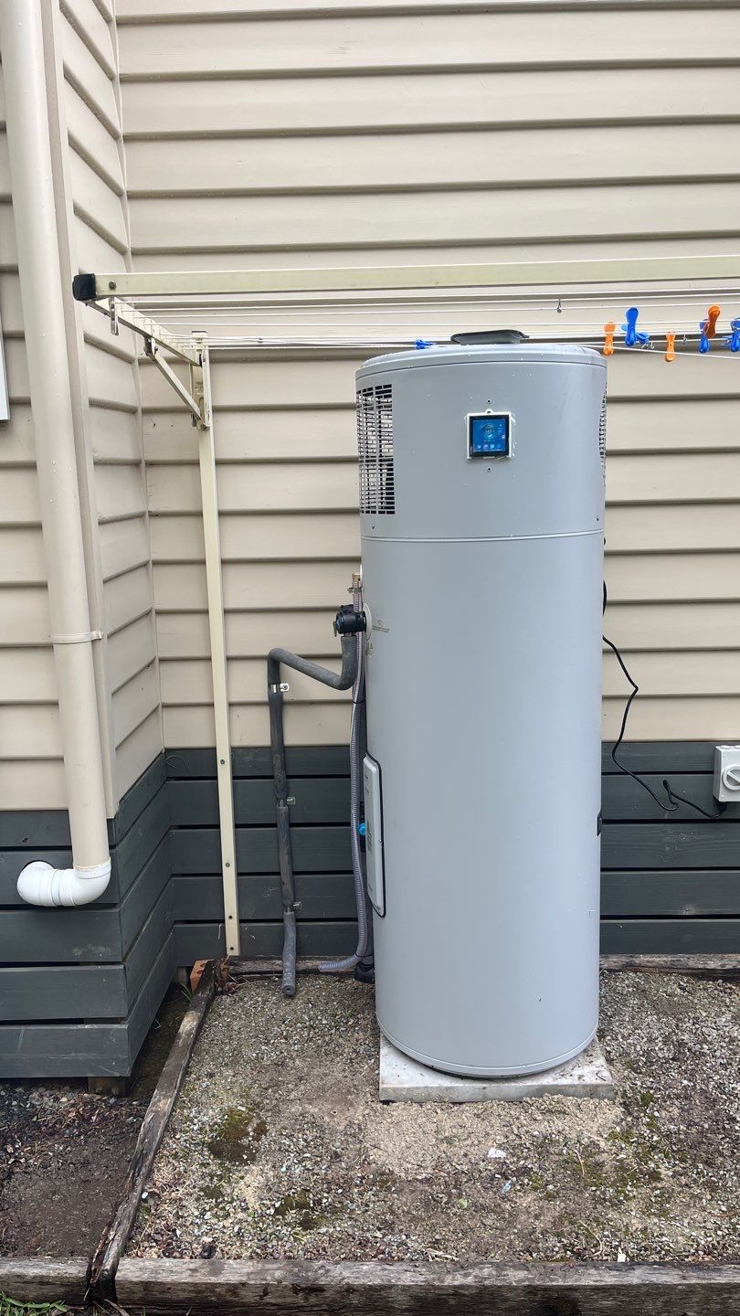 Solar system with home battery storage unit